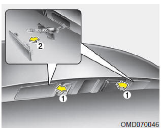 Cambio de la bombilla de la luz de la matrícula 