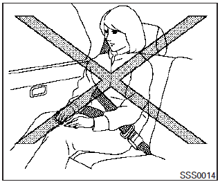 Precauciones relacionadas con el uso de los cinturones de seguridad.