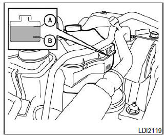 Revisión del nivel de agua de enfriamiento del motor